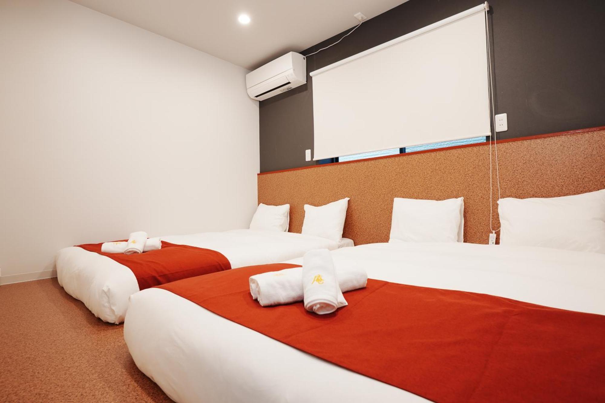 Newly Opened, 3 Min Walk To Hanazonocho Subway Station, Large Flat! 3 Min Drive To Namba! Apartment Osaka