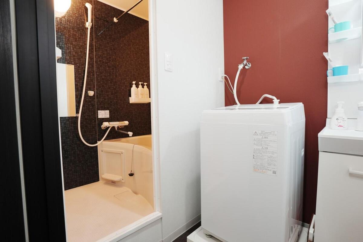 Newly Opened, 3 Min Walk To Hanazonocho Subway Station, Large Flat! 3 Min Drive To Namba! Apartment *